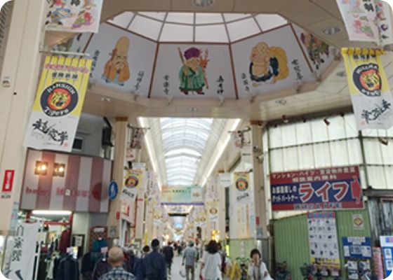 尼崎中央商店街 七福神の絵の天井